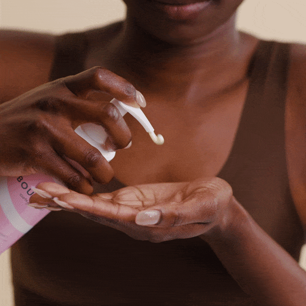 Deze leave-in krullencrème biedt een ongeëvenaarde hydratatie voor perfect gedefinieerde krullen.