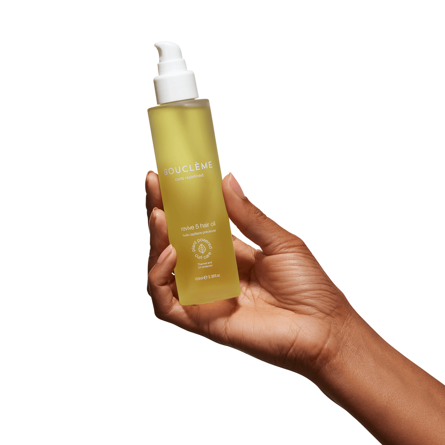 Een voedende, lichtgewicht olie van Boucleme die het haar verzorgt en beschermt tegen luchtvochtigheid.