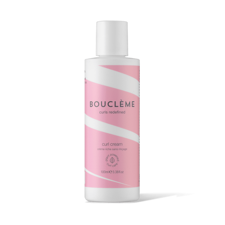 Deze leave-in krullencrème biedt een ongeëvenaarde hydratatie voor perfect gedefinieerde krullen.