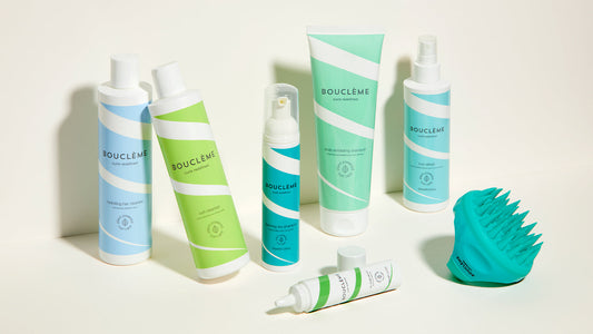 Vind de juiste reiniger voor je krullende haar