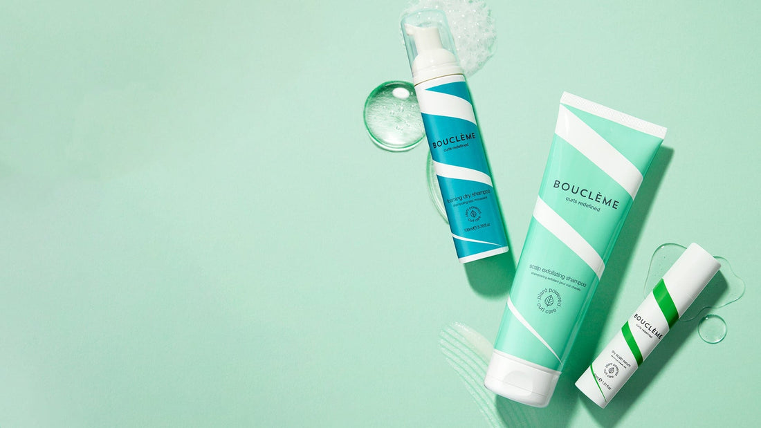 Hoe vaak moet je ontgiftende shampoo gebruiken? Een gids voor krullend haar