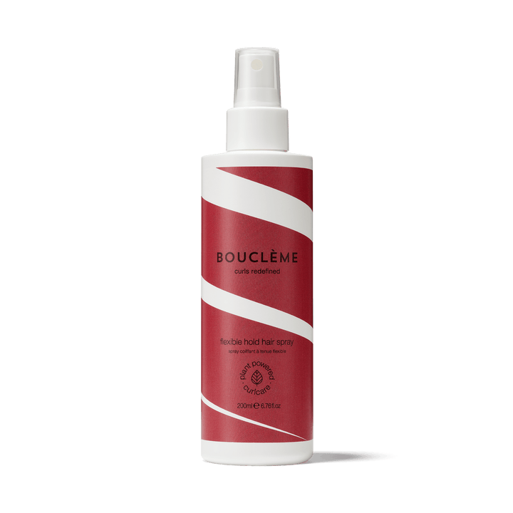 Onze NIEUWE flexibele haarspray voor krullen die veerkrachtig zijn en definitie die houdt. Behoud je style met deze medium tot sterk fixerende finishing spray. De spray is verrijkt met aloë vera en plantaardige proteïnen en maakt het haar soepel en sterk. Een alcoholvrije stylingspray zonder aerosol.